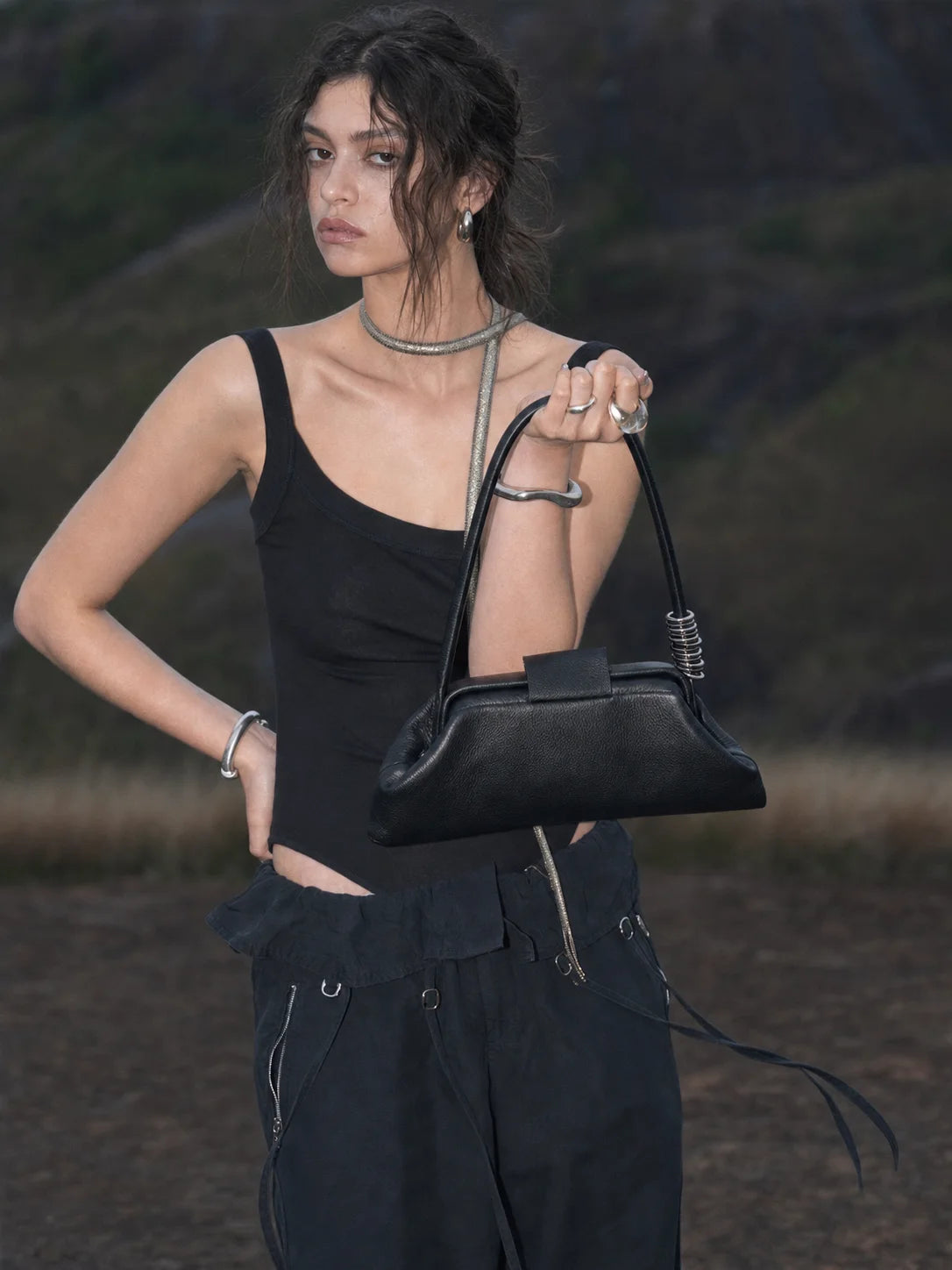 The Ring Baguette · Black Fine-Grain