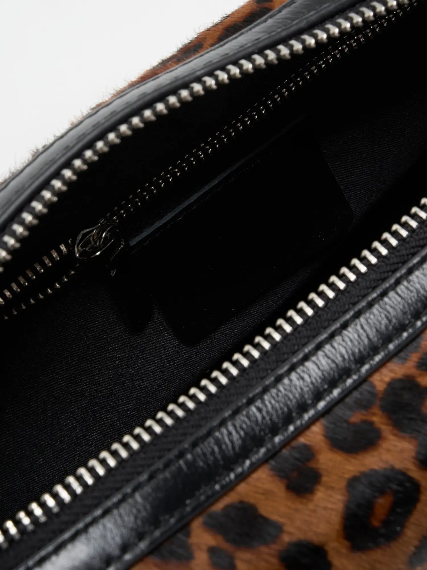 Interior quick-reach slip pocket