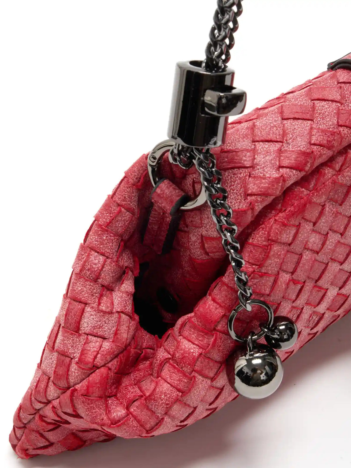 Vintage Rose Weave cowhide chain baguette bag close-up of the chain adjuster, spherical ends, and woven side