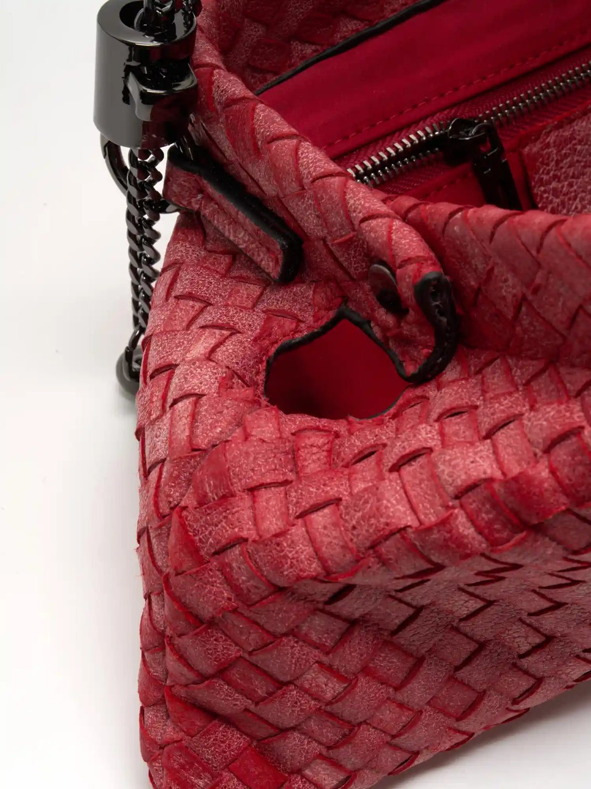 handwoven dimension detail of The Planet Chain Baguette - Vintage Rose Weave